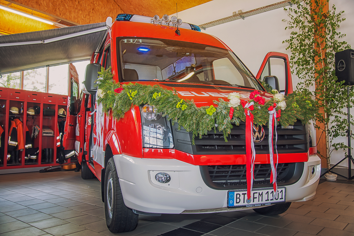 Feuerwehr Mistelgau stellt neues Mehrzweckfahrzeug und neuen Mehrzweckanhänger in Dienst KFV